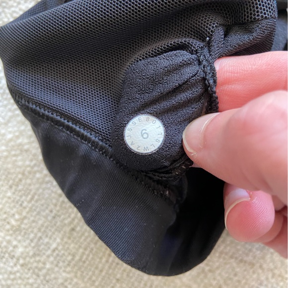 Lululemon bra, size 6 - Picture 3 of 3